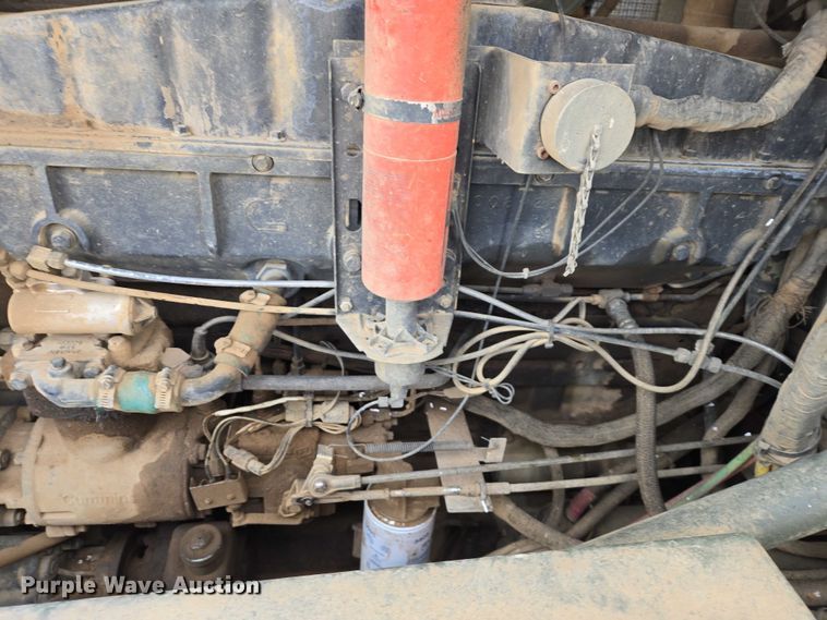 image for item ES2939 1983 AM General M915A1 semi truck