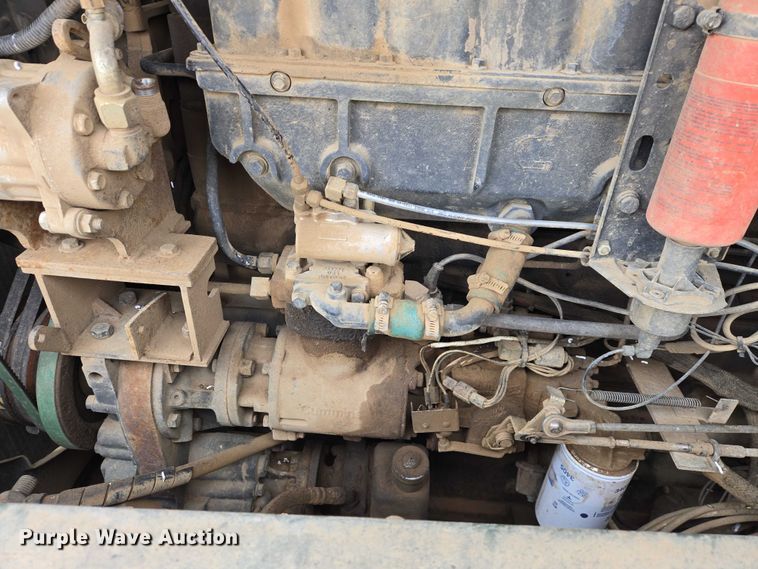 image for item ES2939 1983 AM General M915A1 semi truck