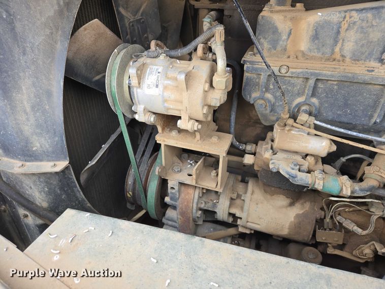 image for item ES2939 1983 AM General M915A1 semi truck