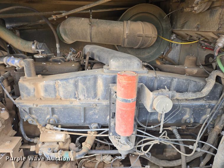 image for item ES2939 1983 AM General M915A1 semi truck