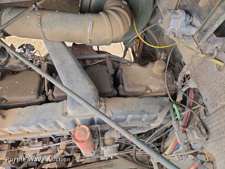 image for item ES2939 1983 AM General M915A1 semi truck