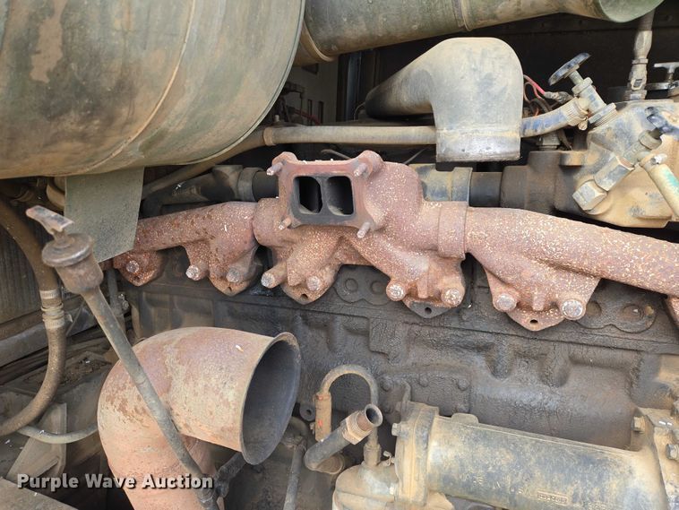 image for item ES2939 1983 AM General M915A1 semi truck