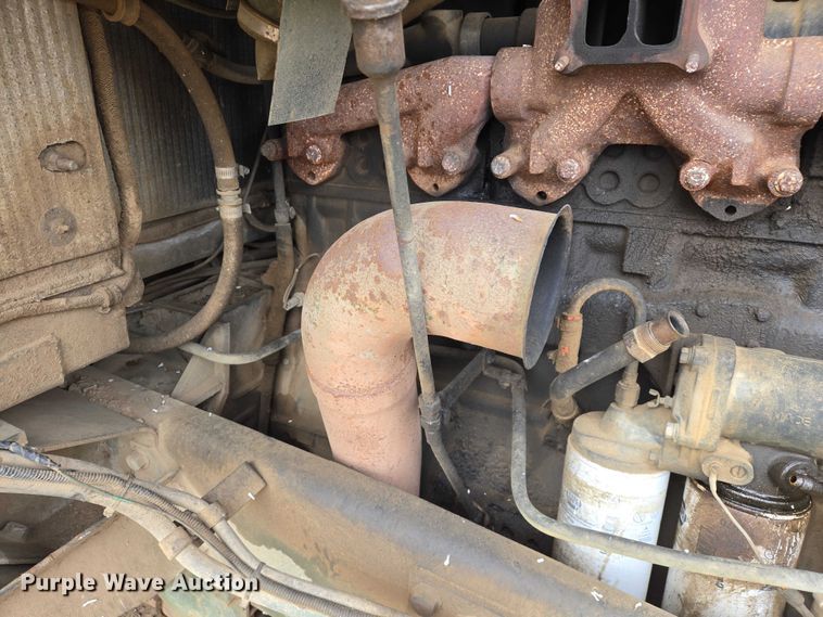 image for item ES2939 1983 AM General M915A1 semi truck