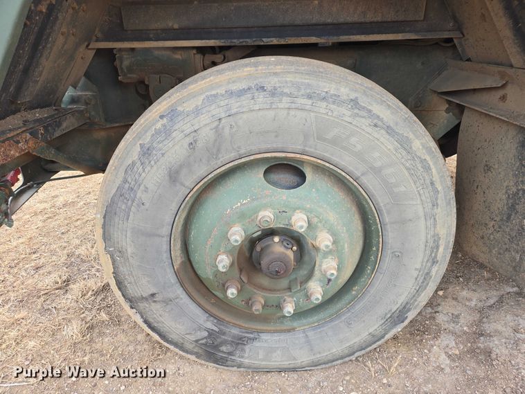 image for item ES2939 1983 AM General M915A1 semi truck