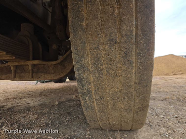 image for item ES2939 1983 AM General M915A1 semi truck