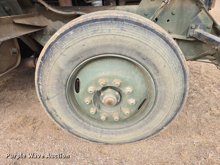 image for item ES2939 1983 AM General M915A1 semi truck