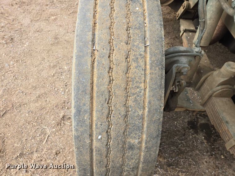 image for item ES2939 1983 AM General M915A1 semi truck