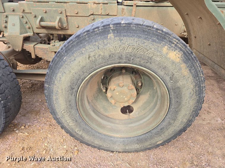 image for item ES2939 1983 AM General M915A1 semi truck