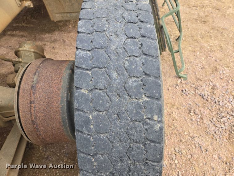 image for item ES2939 1983 AM General M915A1 semi truck