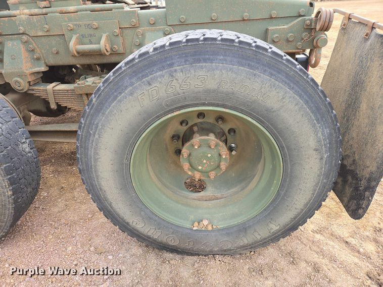 image for item ES2939 1983 AM General M915A1 semi truck