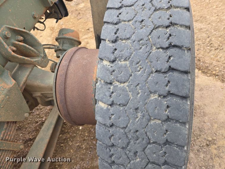 image for item ES2939 1983 AM General M915A1 semi truck