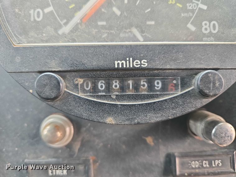 image for item ES2939 1983 AM General M915A1 semi truck