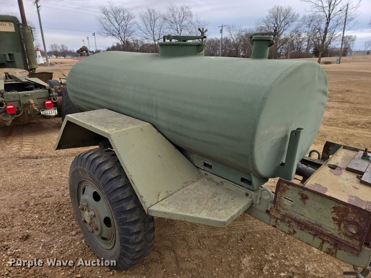 image for item ES2940 1953 Fruehauf M107A1 tank trailer