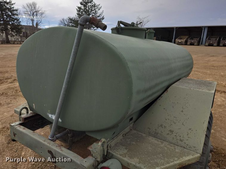 image for item ES2940 1953 Fruehauf M107A1 tank trailer