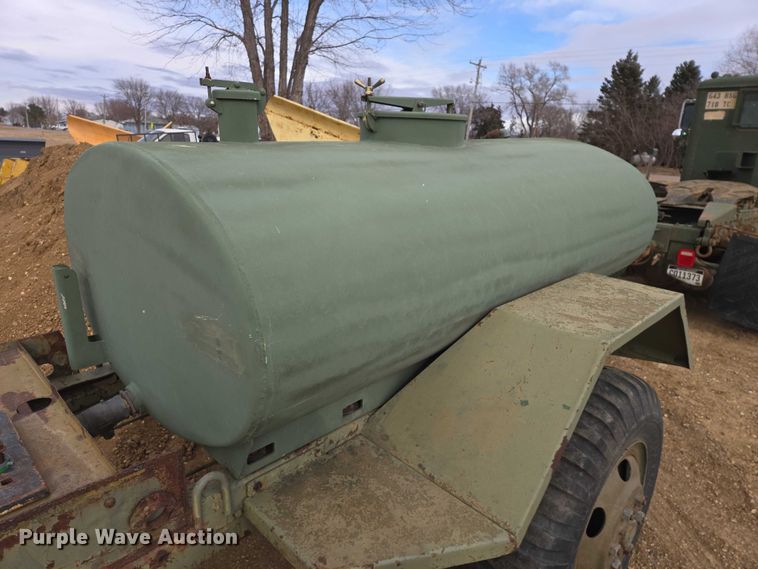 image for item ES2940 1953 Fruehauf M107A1 tank trailer