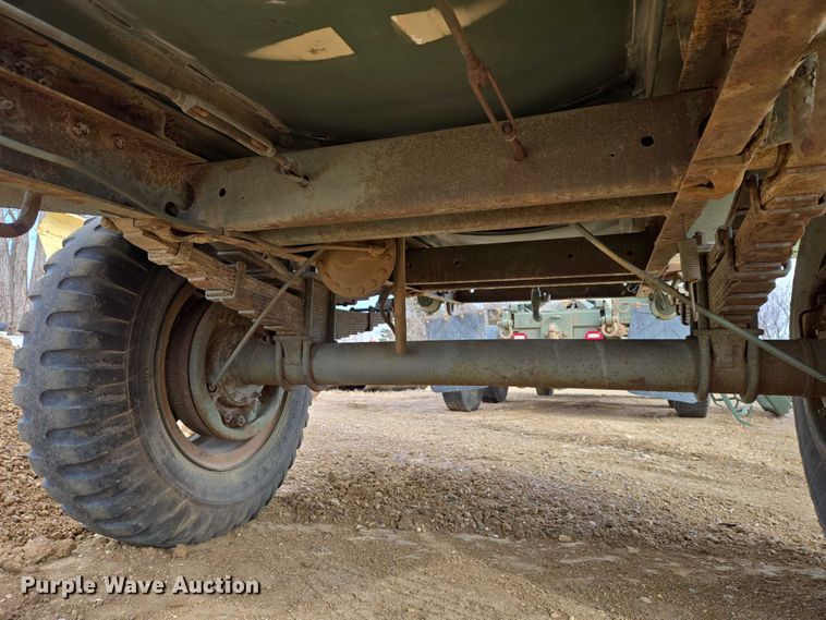 image for item ES2940 1953 Fruehauf M107A1 tank trailer