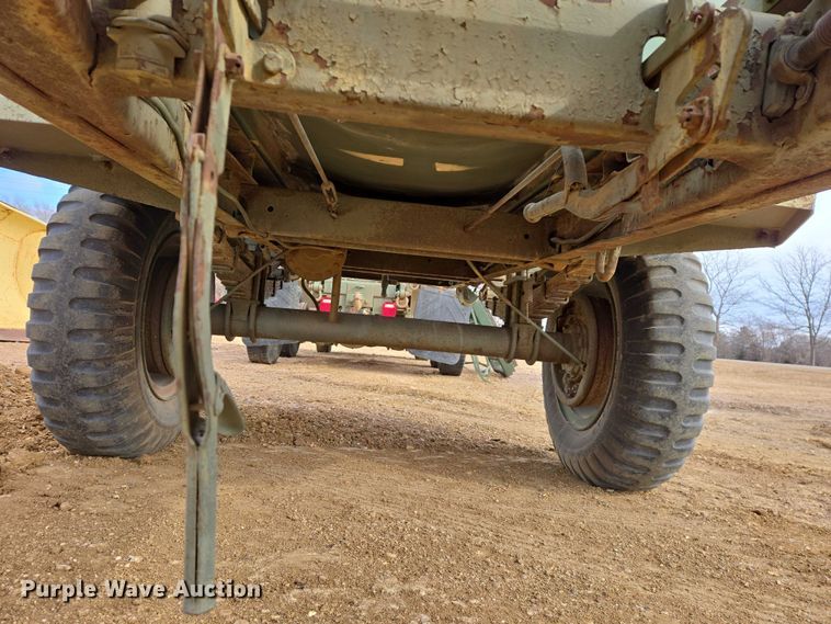 image for item ES2940 1953 Fruehauf M107A1 tank trailer
