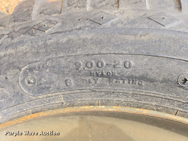 image for item ES2940 1953 Fruehauf M107A1 tank trailer