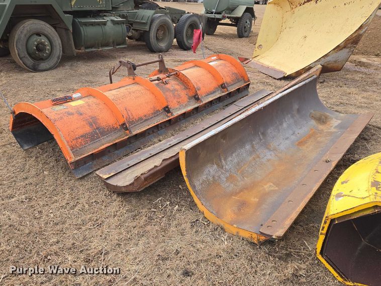 image for item ES2952 (3) snow plows