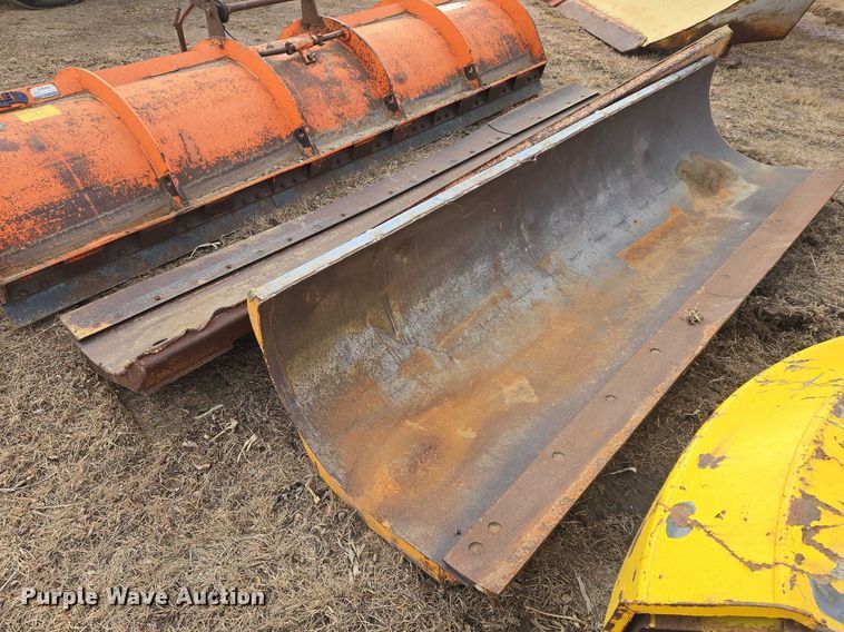 image for item ES2952 (3) snow plows