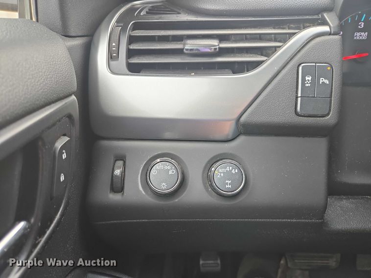 image for item ES2993 2018 Chevrolet Tahoe SUV