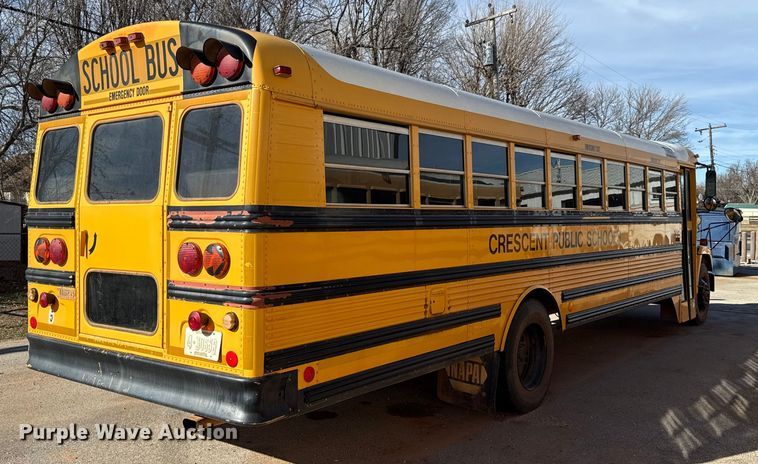 image for item ES5617 2001 Freightliner FS65 school bus