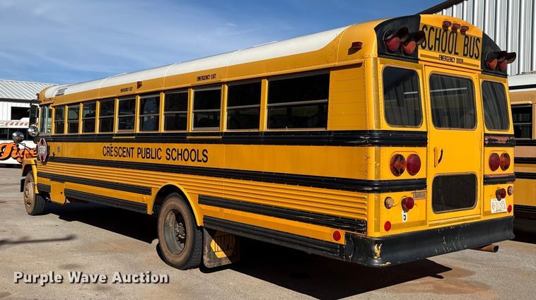 image for item ES5617 2001 Freightliner FS65 school bus
