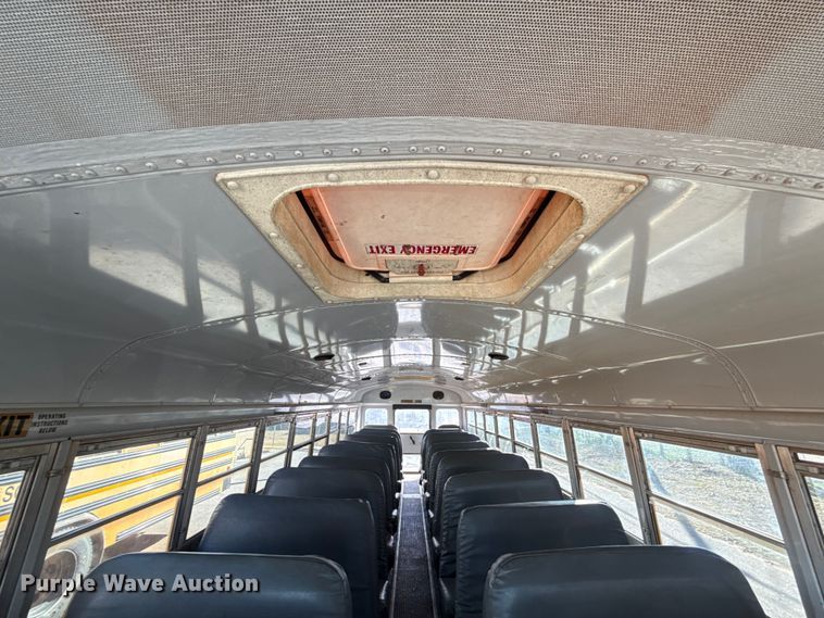 image for item ES5617 2001 Freightliner FS65 school bus