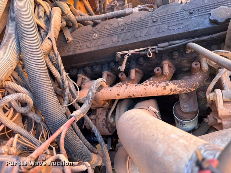 image for item ES5617 2001 Freightliner FS65 school bus