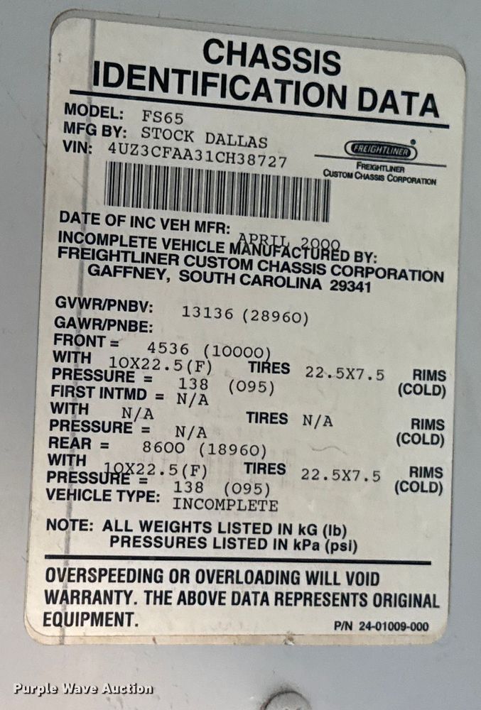 image for item ES5617 2001 Freightliner FS65 school bus