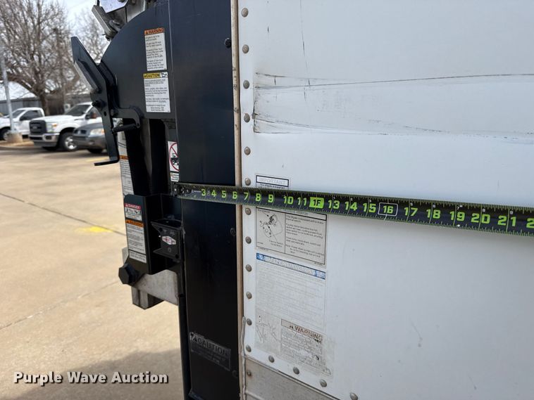 image for item ES5885 2009 GMC C5500 box truck