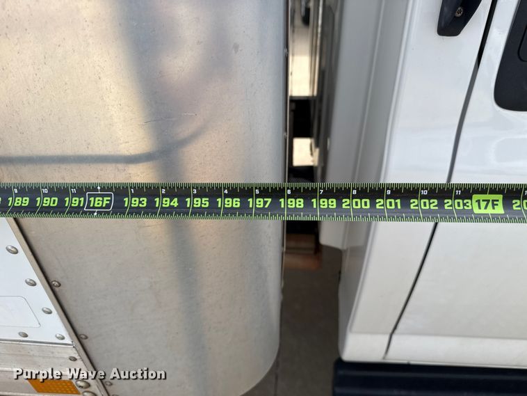 image for item ES5885 2009 GMC C5500 box truck