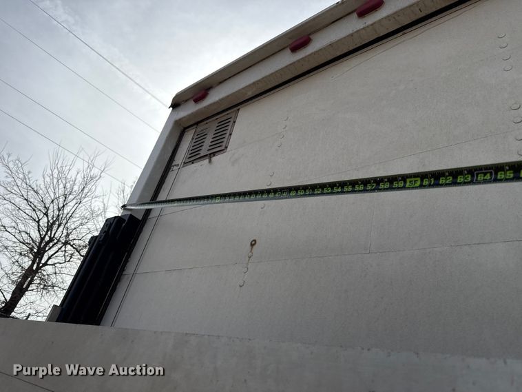 image for item ES5885 2009 GMC C5500 box truck