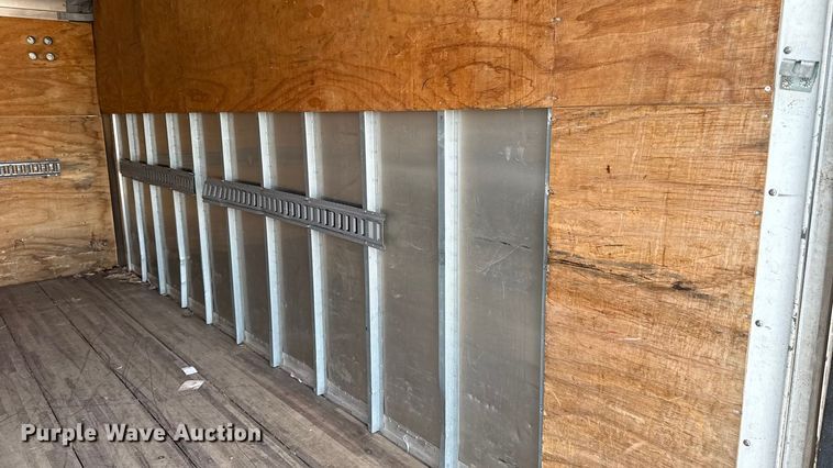 image for item ES5885 2009 GMC C5500 box truck