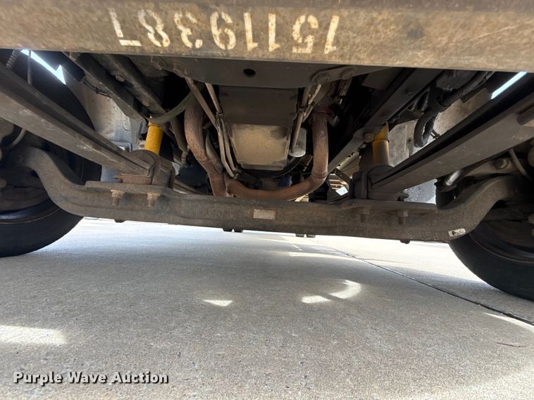 image for item ES5885 2009 GMC C5500 box truck