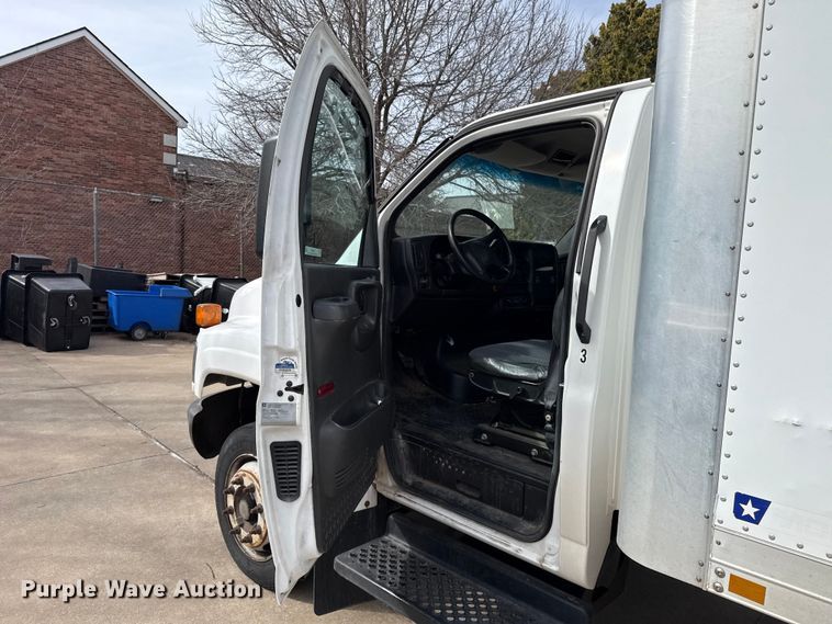 image for item ES5885 2009 GMC C5500 box truck