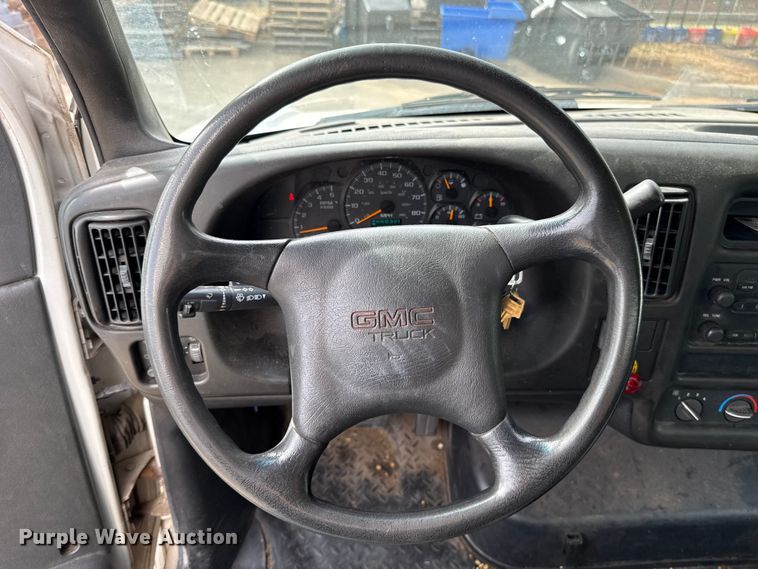 image for item ES5885 2009 GMC C5500 box truck