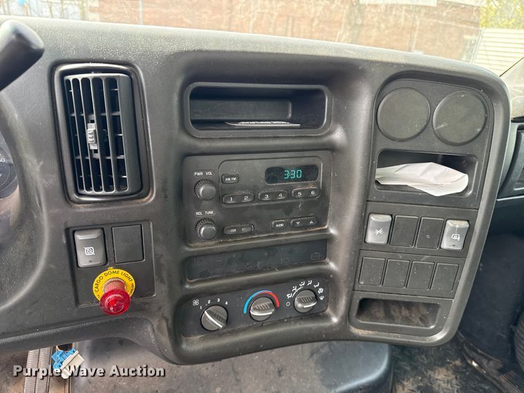 image for item ES5885 2009 GMC C5500 box truck