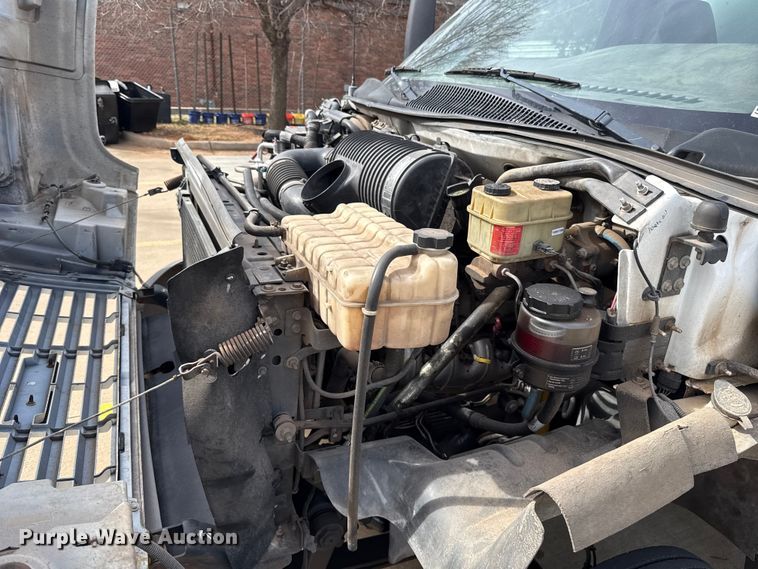 image for item ES5885 2009 GMC C5500 box truck