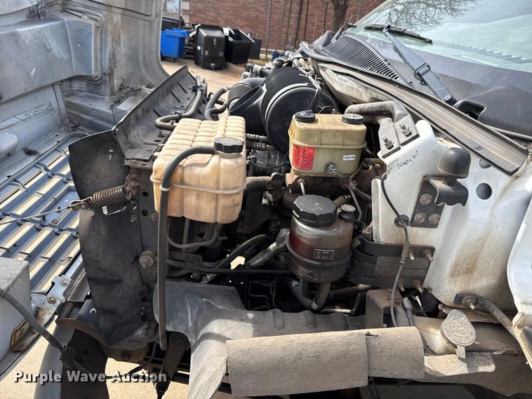 image for item ES5885 2009 GMC C5500 box truck