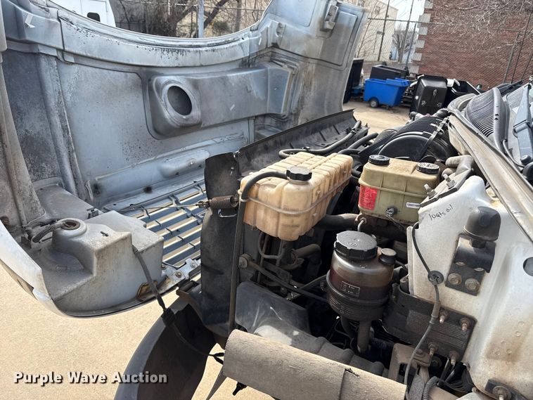 image for item ES5885 2009 GMC C5500 box truck