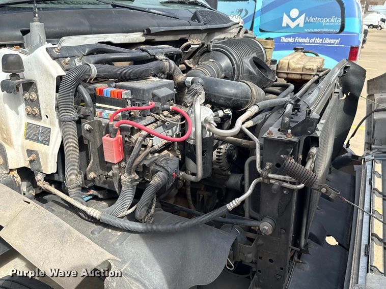 image for item ES5885 2009 GMC C5500 box truck