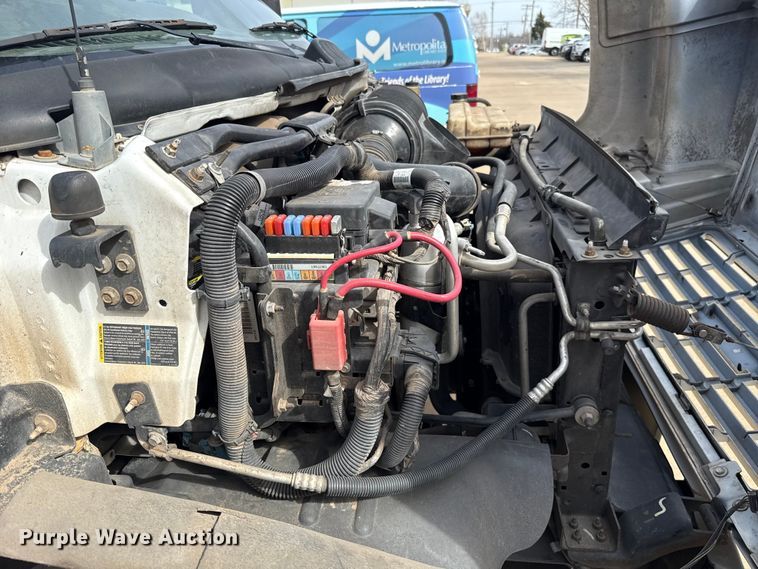 image for item ES5885 2009 GMC C5500 box truck