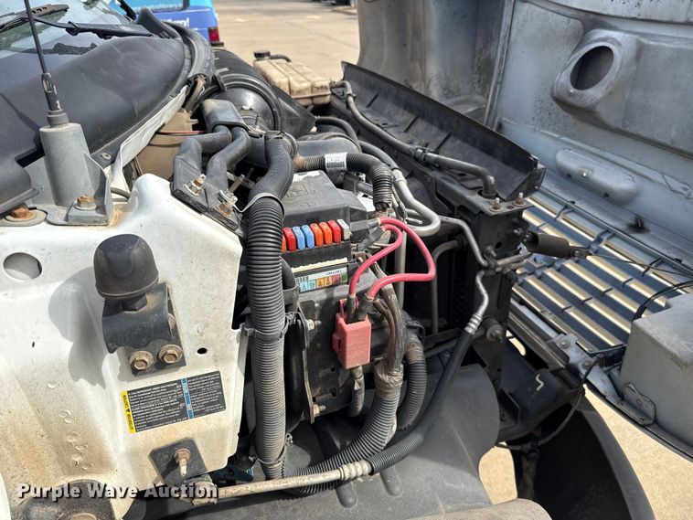 image for item ES5885 2009 GMC C5500 box truck