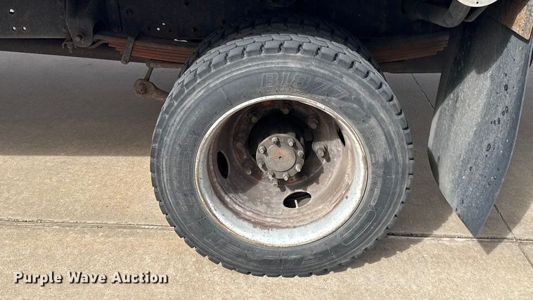 image for item ES5885 2009 GMC C5500 box truck