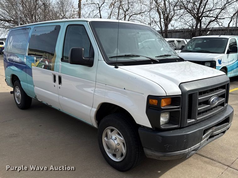 image for item ES5886 2010 Ford E150 van