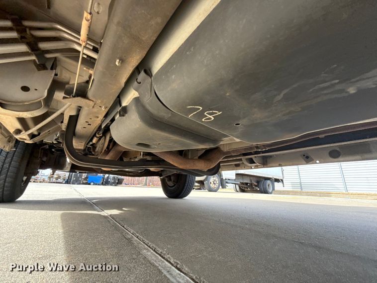 image for item ES5886 2010 Ford E150 van