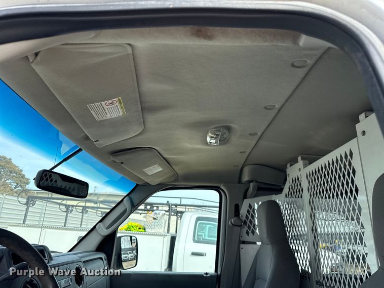 image for item ES5886 2010 Ford E150 van