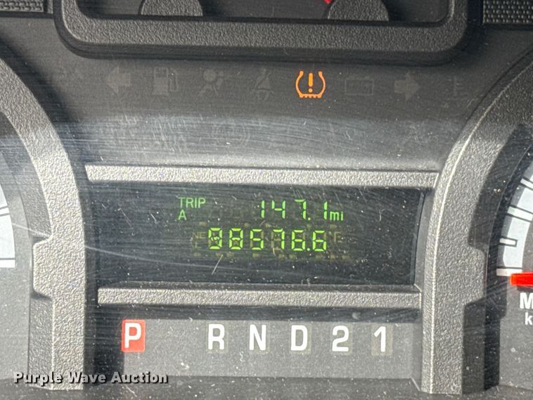 image for item ES5886 2010 Ford E150 van