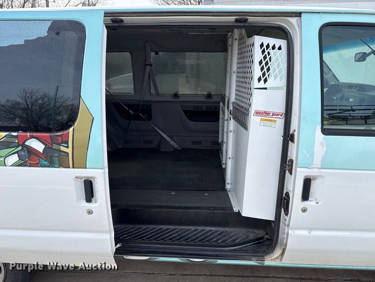 image for item ES5886 2010 Ford E150 van